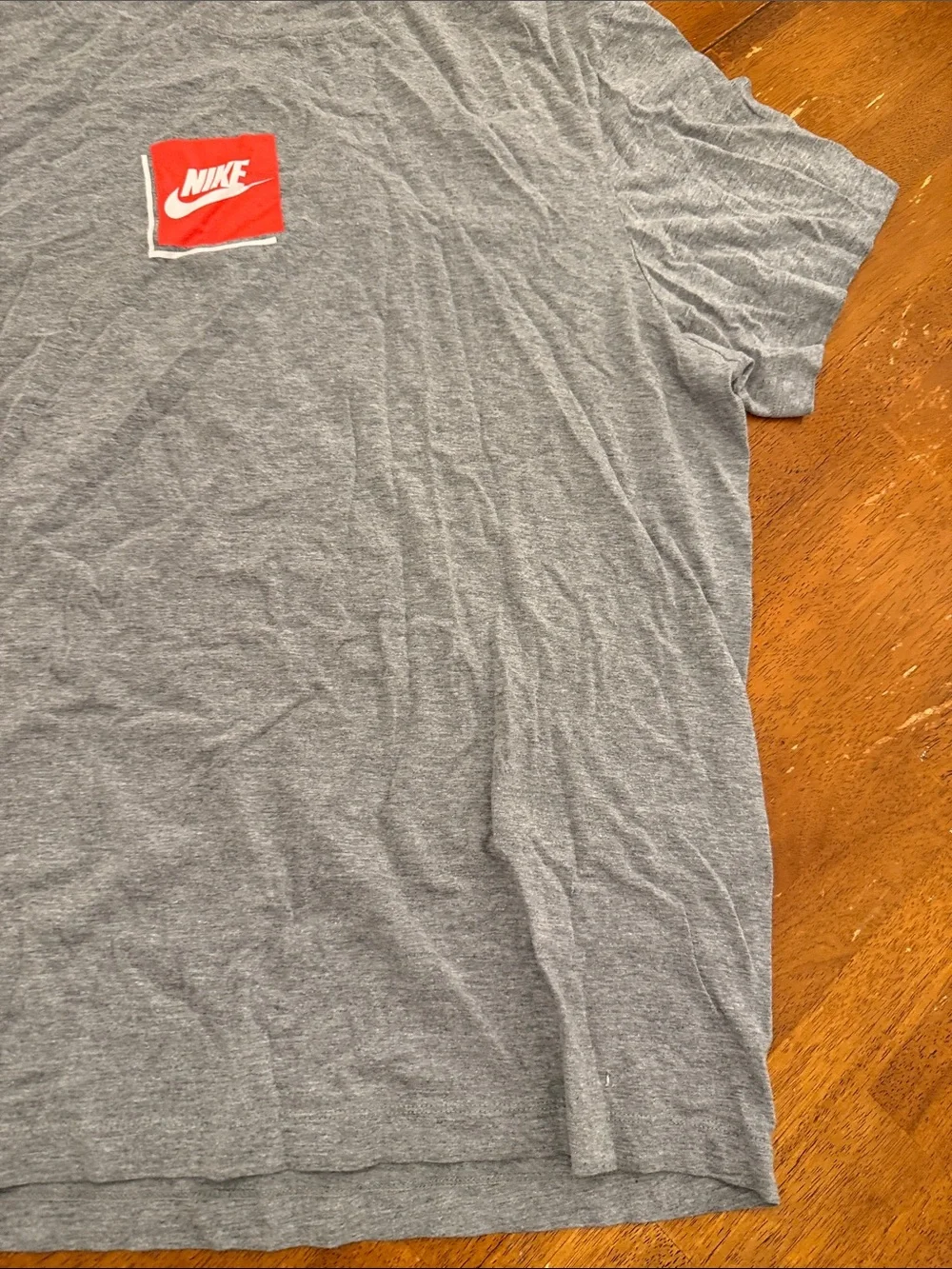 Nike Men's Heather Gray Short Sleeve T-Shirt with Red Logo xxl